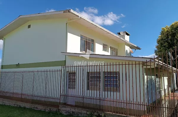 Casa com 03 dormitórios para venda, bairro Centro, Erechim
