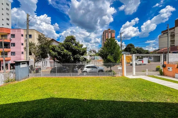Casa com 3 quartos para venda, bairro Fátima, Erechim