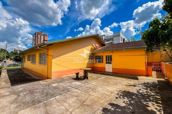 Casa com 3 quartos para venda, bairro Fátima, Erechim