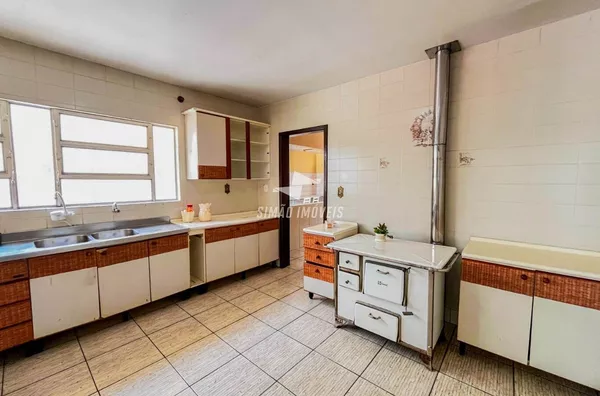 Casa com 3 quartos para venda, bairro Fátima, Erechim