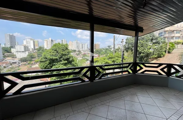 Casa para venda, 03 quartos, Bairro Centro, Erechim