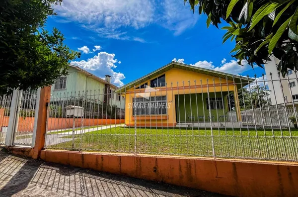 Casa com 3 quartos para venda, bairro Fátima, Erechim