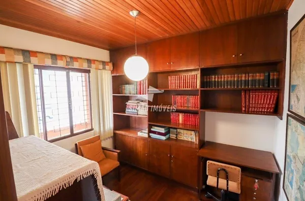 Casa para venda, 5 quarto(s), Bairro Centro, Erechim