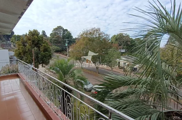 Casa com 03 dormitórios para venda, bairro Centro, Erechim