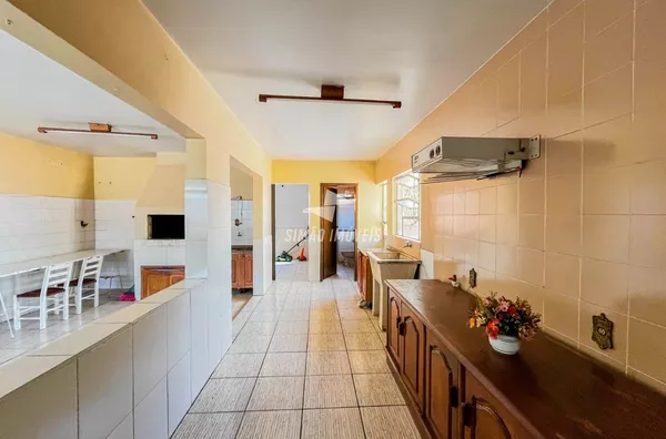 Casa com 3 quartos para venda, bairro Fátima, Erechim