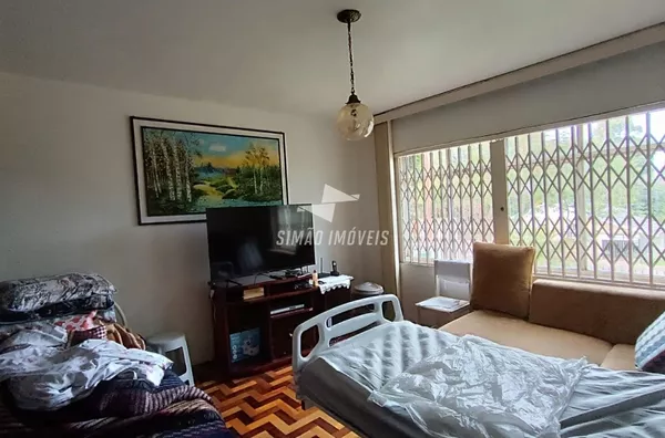Casa com 03 dormitórios para venda, bairro Centro, Erechim
