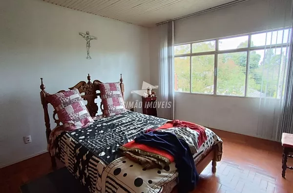 Casa com 03 dormitórios para venda, bairro Centro, Erechim