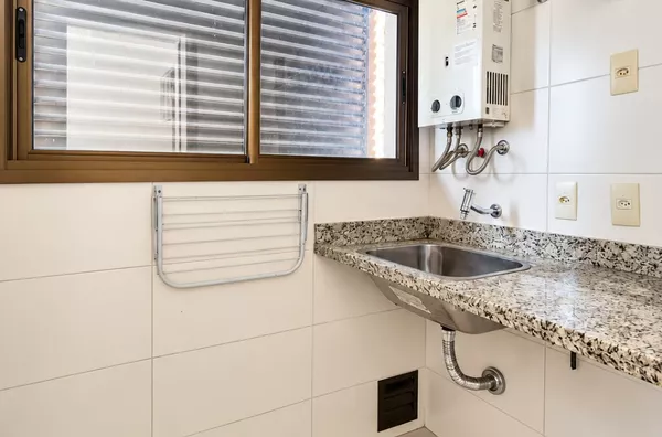 MOINHOS IMOBILIÁRIA ALUGA | Apartamento de 99 m² com lareira, churrasqueira, 2 suítes e 2 vagas no Mont Serrat - Foto 7