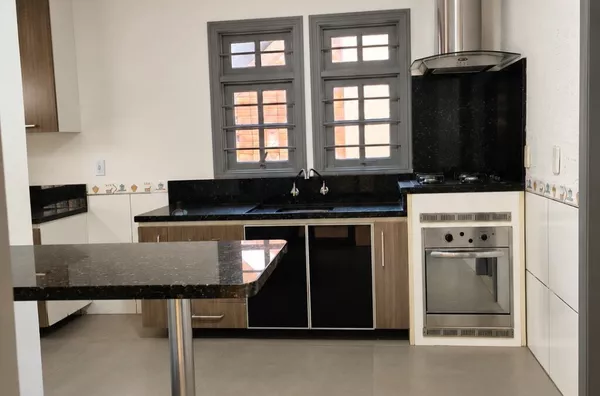 Moinhos Imobiliária Aluga Casa no Santana em Porto Alegre