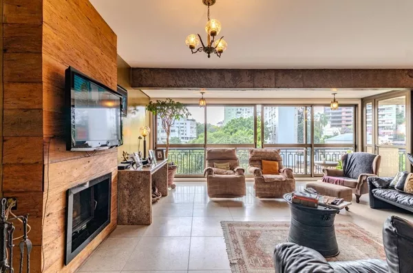 MOINHOS IMOBILIÁRIA vende excelente 3 suítes/3 vagas junto ao Leopoldina Juvenil