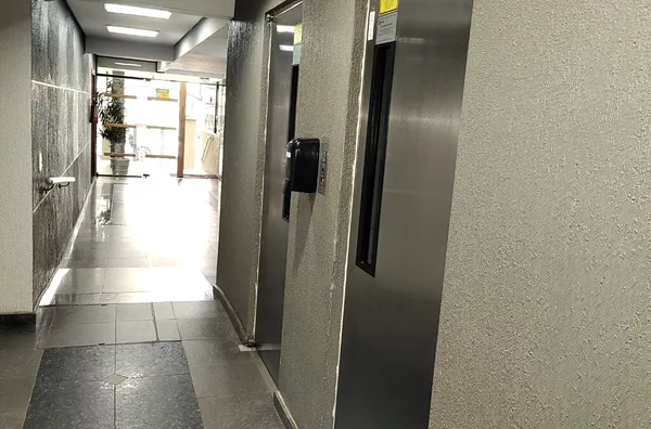 MOINHOS IMOBILIARIA vende otimo apto 2 dormitório/garagem próx. Redenção 