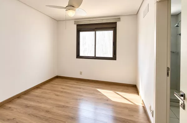 MOINHOS IMOBILIÁRIA ALUGA | Apartamento de 99 m² com lareira, churrasqueira, 2 suítes e 2 vagas no Mont Serrat - Foto 11