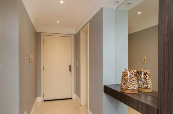 MOINHOS IMOBILIÁRIA vende excelente apto andar alto com vista e ensolarado