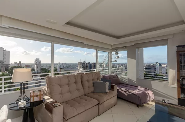 MOINHOS IMOBILIÁRIA vende excelente apto andar alto com vista e ensolarado