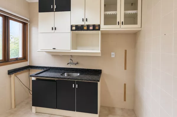 MOINHOS IMOBILIÁRIA VENDE | Amplo apartamento de 61,40m² privativos, 1 dorm. , churrasqueira, vaga e elevador no Higienópolis