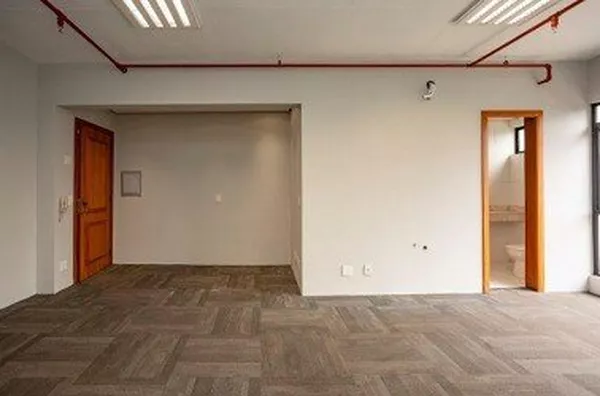 MOINHOS IMOBILIÁRIA aluga sala 45m²  na Av. Carlos Gomes