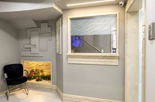 MOINHOS IMOBILIÁRIA ALUGA | Ampla Sala Comercial de 214,93m² no Três Figueiras