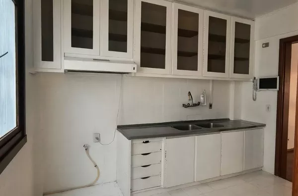 MOINHOS IMOBILIÁRIA aluga| Apartamento 120m² privativos no  Moinhos De Vento 