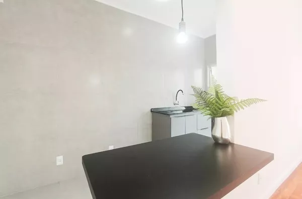 MOINHOS IMOBILIÁRIA vende ótimo JK reformado próximo Iguatemi