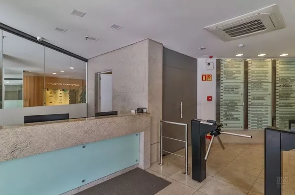 MOINHOS IMOBILIÁRIA vende no melhor prédio comercial da rua Padre Chagas