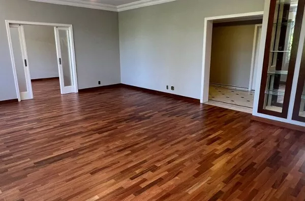 Moinhos Imobiliária aluga apto 261m² no Ed. Trocadero, Moinhos de Vento