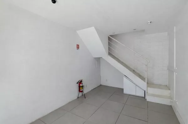 MOINHOS IMOBILIÁRIA aluga Loja comercial 30m² - Moinhos de Vento