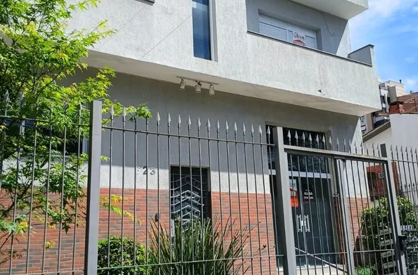 MOINHOS IMOBILIÁRIA vende 3 dormitórios, reformado na Auxiliadora - Foto 1