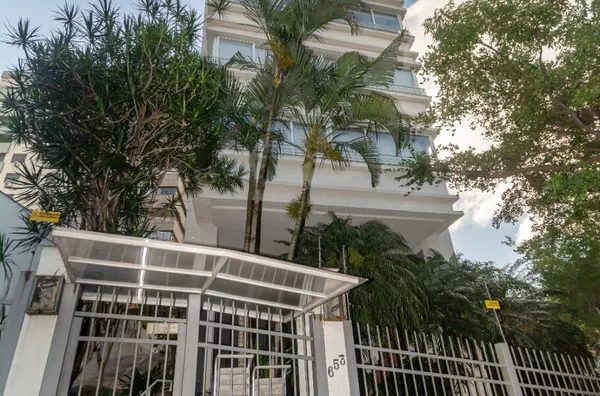 MOINHOS IMOBILIÁRIA vende excelente apto andar alto com vista e ensolarado