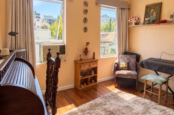 Moinhos Imobiliária Vende| Cobertura duplex 300m² 3dorm. 1suíte, 5 banheiros, 2 vagas no Petrópolis - Foto 6
