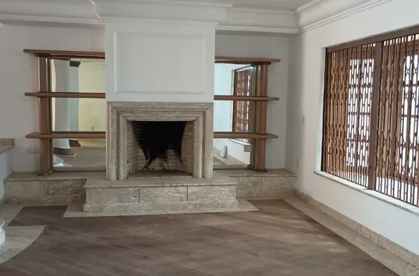 MOINHOS IMOBILIÁRIA aluga excelente casa próximo Orla do Guaíba