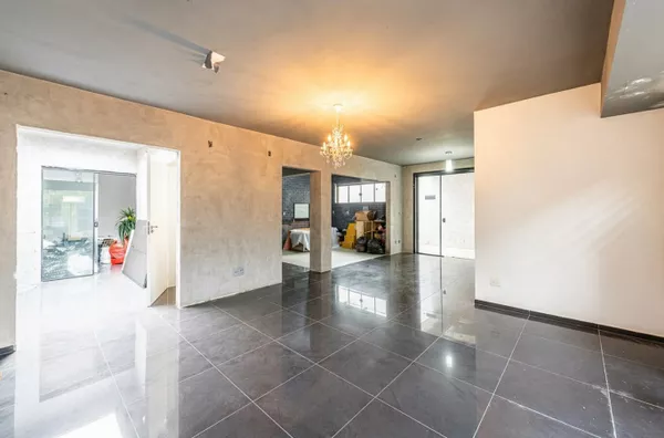 MOINHOS IMOBILIÁRIA aluga loja com 230m² próximo Av. Wenceslau Escobar