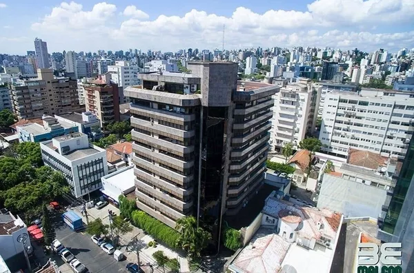 MOINHOS IMOBILIÁRIA vende no melhor prédio comercial da rua Padre Chagas