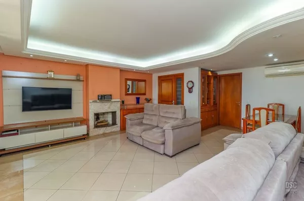 MOINHOS IMOBILIÁRIA VENDE Apartamento 133m² Menino Deus, Porto Alegre