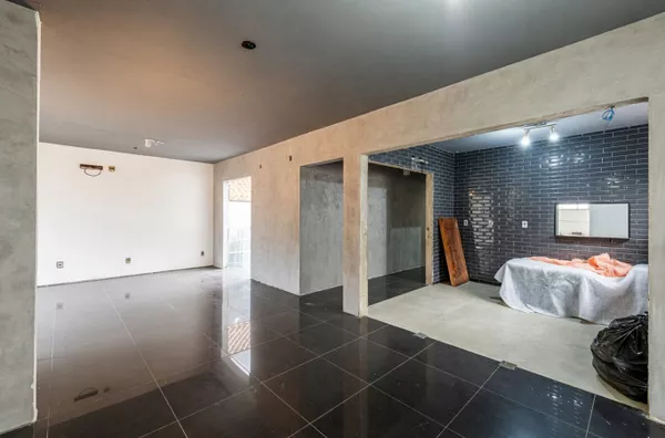 MOINHOS IMOBILIÁRIA aluga loja com 230m² próximo Av. Wenceslau Escobar