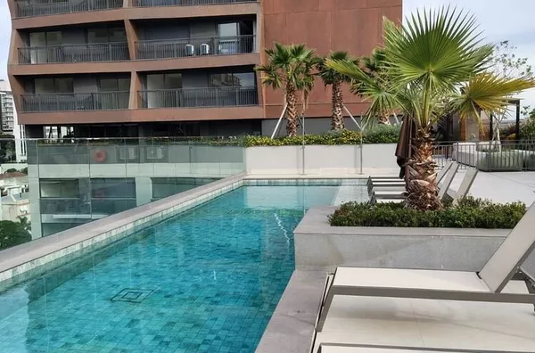 MOINHOS IMOBILIÁRIA aluga Flat Skyline próximo Parcão