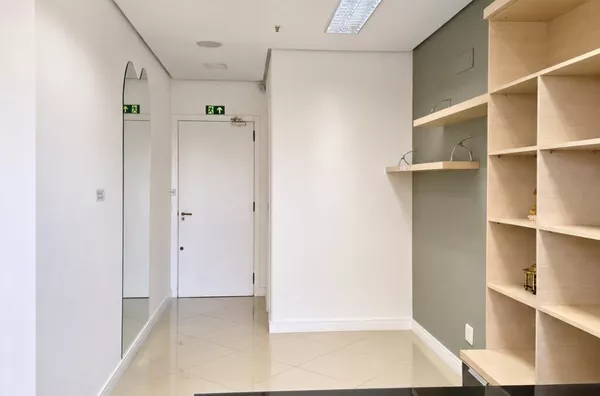 MOINHOS IMOBILIÁRIA ALUGA | Sala Comercial de 30m² no Três Figueiras