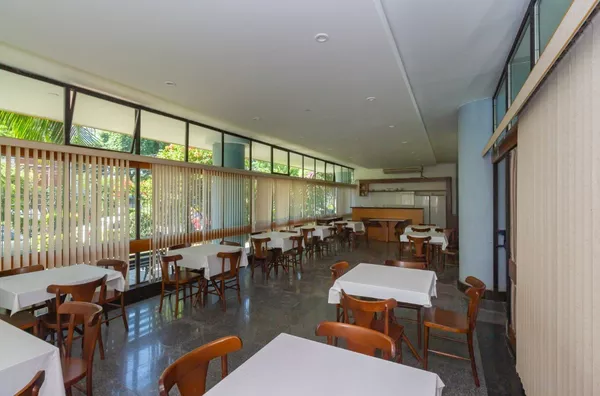 Moinhos Imobiliária Vende Apto de 125m² 3 dormitórios no Menino Deus, Porto Alegre