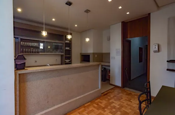 Moinhos Imobiliária Vende Apto de 125m² 3 dormitórios no Menino Deus, Porto Alegre