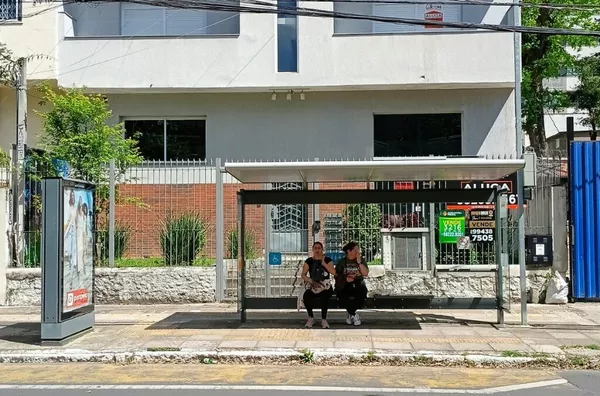 MOINHOS IMOBILIÁRIA vende 3 dormitórios, reformado na Auxiliadora - Foto 2