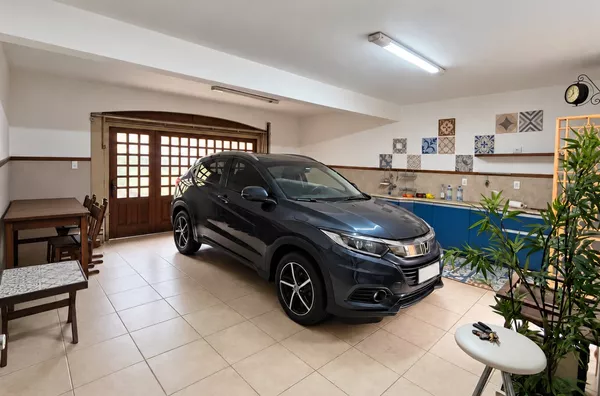 Moinhos Imobiliária vende | Ampla casa de 270 m² no Auxiliadora, com 3 dormitórios, suíte master e 2 vagas, em excelente localização - Foto 19