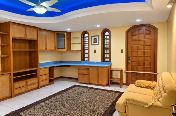 Moinhos Imobiliária vende | Ampla casa de 270 m² no Auxiliadora, com 3 dormitórios, suíte master e 2 vagas, em excelente localização - Foto 12