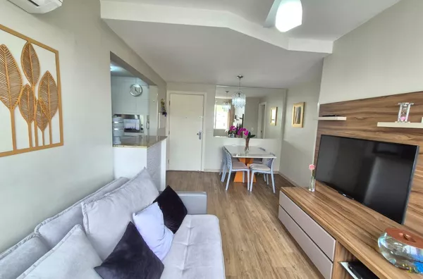 Moinhos Imobiliária Vende| Apto Villa Floratta 2dorm. suíte, vaga dupla. 