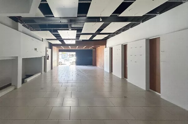 MOINHOS IMOBILIÁRIA aluga Loja  250m2 na Av. São Pedro 