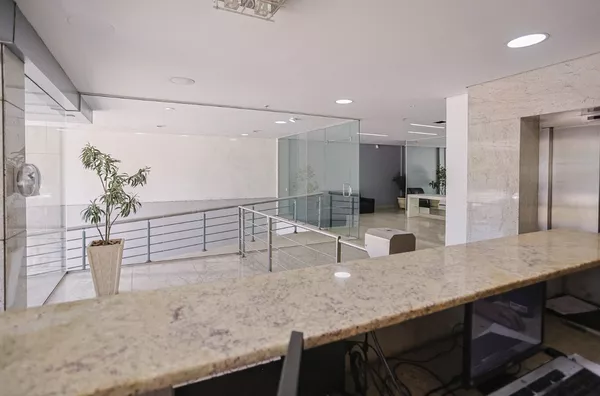 MOINHOS IMOBILIÁRIA aluga sala 45m²  na Av. Carlos Gomes