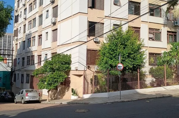 MOINHOS IMOBILIÁRIA vende próximo Parque Harmonia e Orla do Guaiba