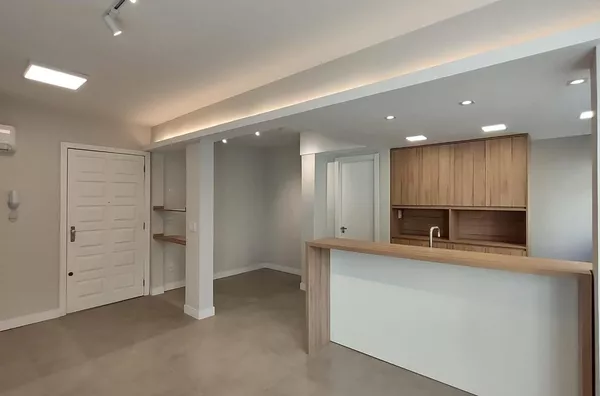 MOINHOS IMOBILIÁRIA vende apto 2 dormitórios/garagem próx. Encol