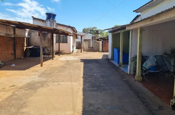 Terreno no Centro com Casas! (675mª)