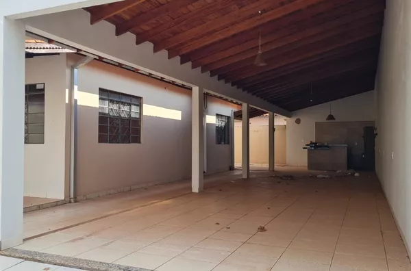 Casa com kit net a Venda!