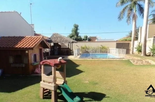 Casa a Venda em Ótima Localização !   Terreno 900 metros
