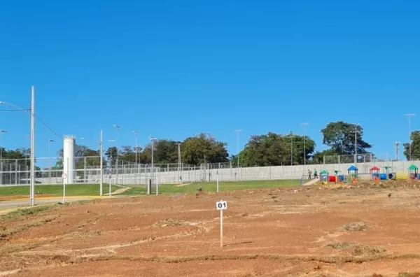 Terreno em Condomínio Fechado a Venda!